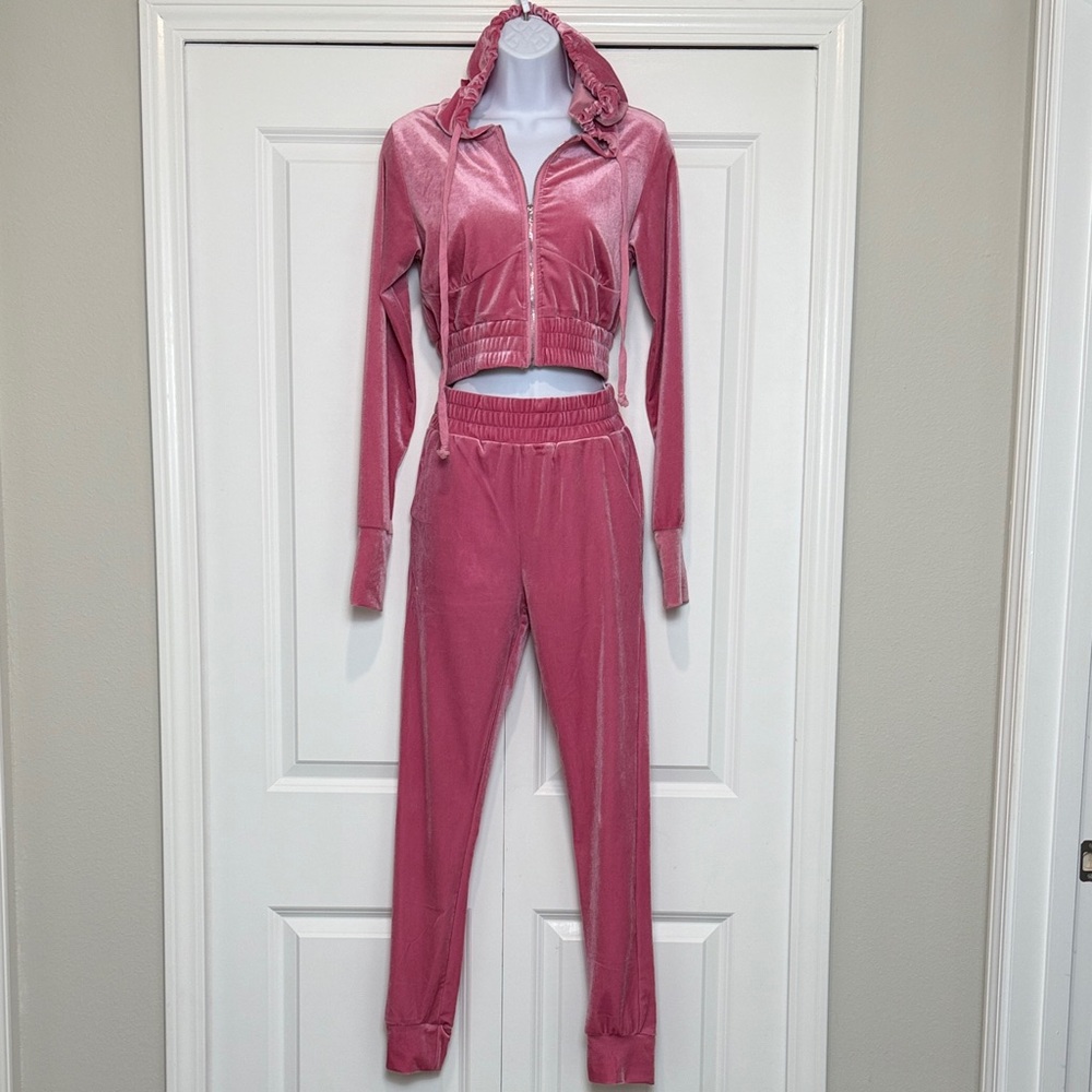 💖 Pink Velvet Cropped Hoodie and Jogger Set Small